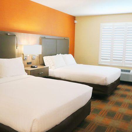 Holiday Inn Express & Suites Elk Grove Central - Hwy 99 By Ihg Luaran gambar